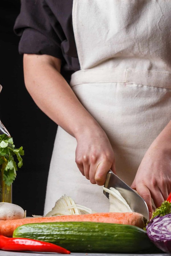 What are the most popular apron styles on the market ?